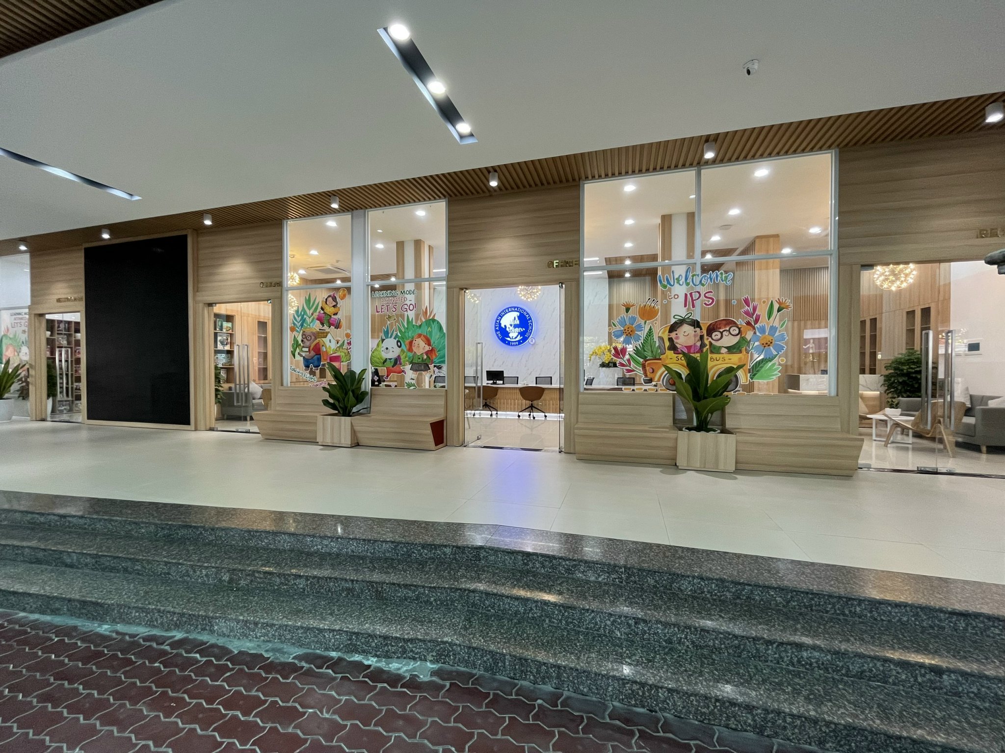 Sảnh tiếp tân trường trung học Á Châu Cộng Hòa
